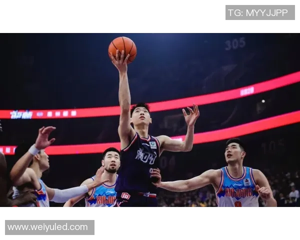 2017年CBA季后赛精彩对决广州队迎战新疆队全场回顾与精彩瞬间分析