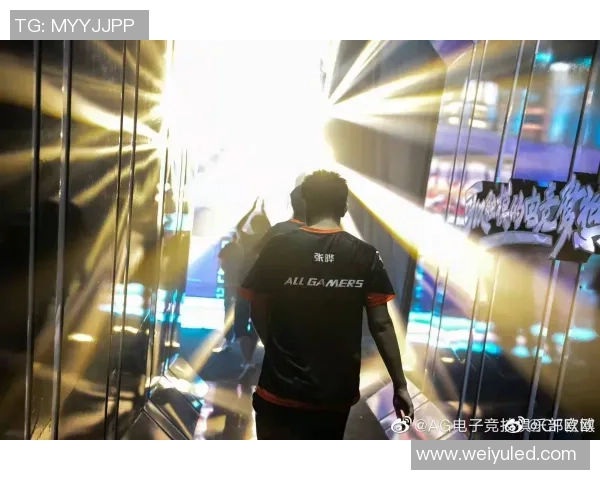 代怀博的成长之路:从青涩少年到职场精英的蜕变与奋斗