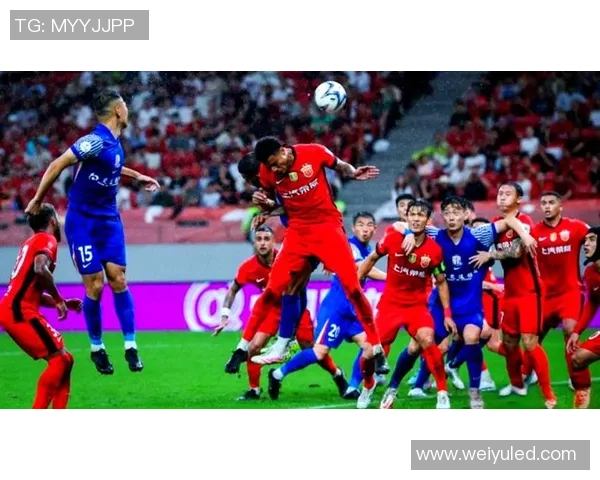 建业与申花激战正酣赛季关键战役结果揭晓引发热议